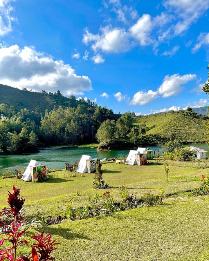 Aw Guatape Glamping Resort Экстерьер фото